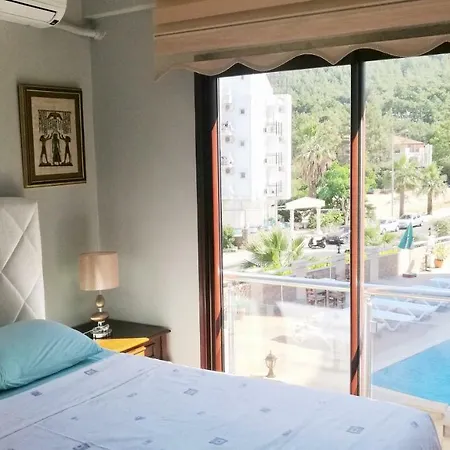 Sea View Luxury Arslan House 아파트 말마리스